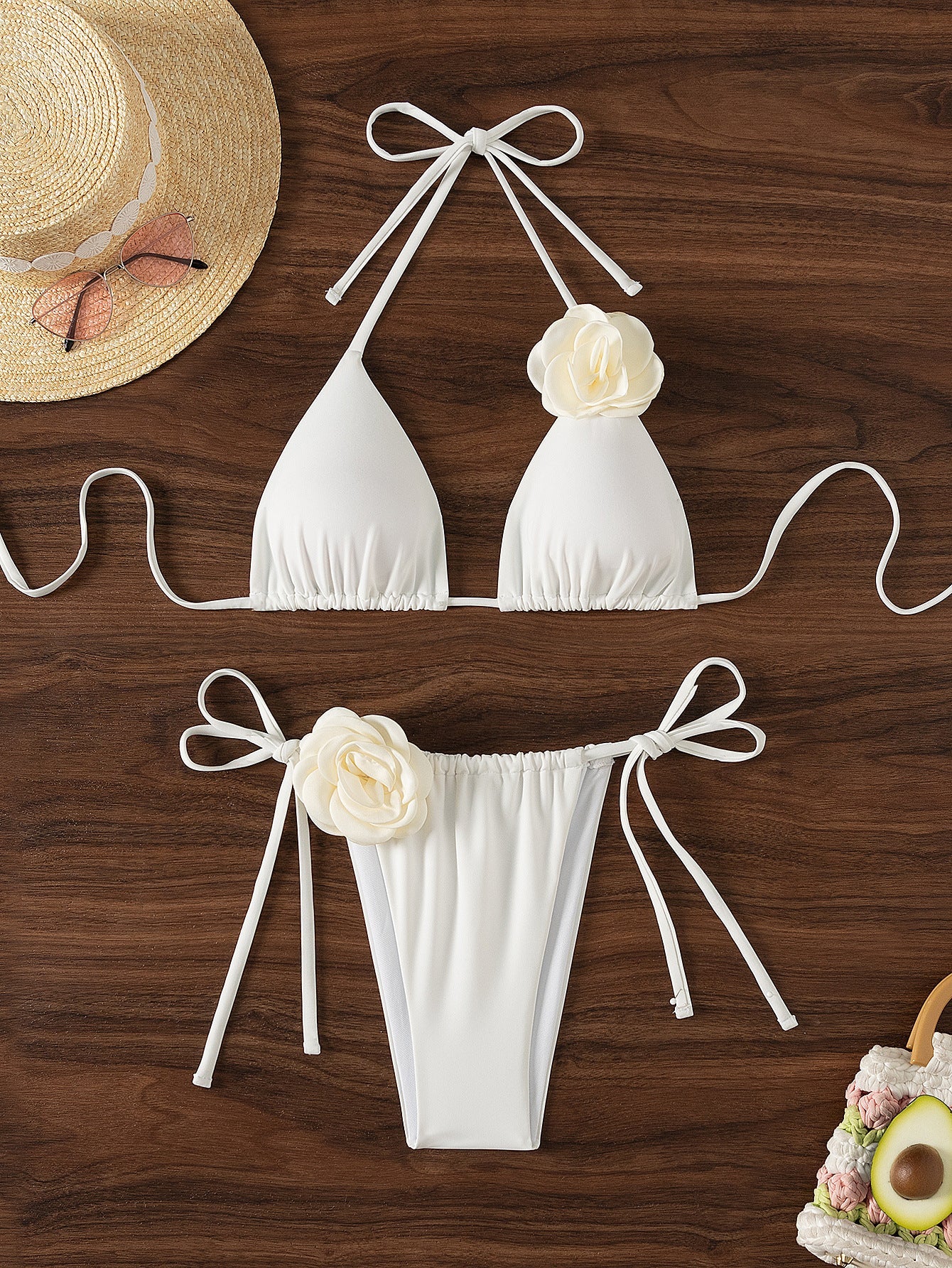 Ensemble bikini pour femme avec motif fleur décoratif et bretelles réglables de berg-feldt