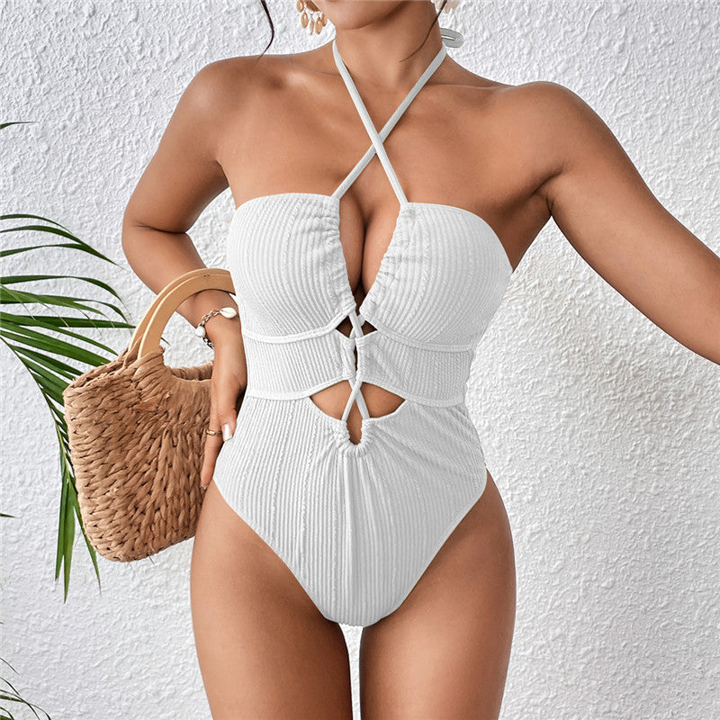 Innovativer Badeanzug für Damen mit Cut-Out-Design und Rippstruktur von berg-feldt