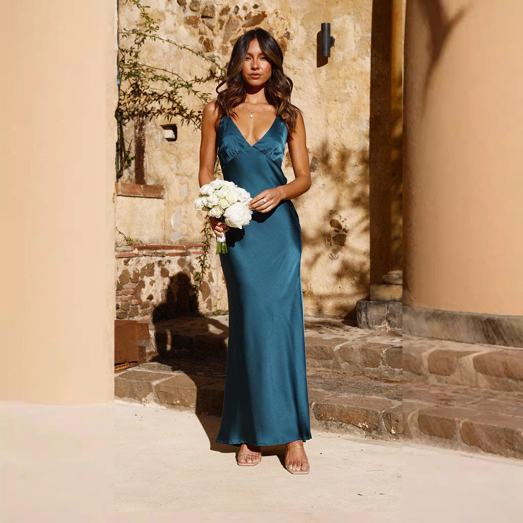 Robe longue en satin pour femme avec décolleté en V élégant et coupe fluide Berg-Feldt