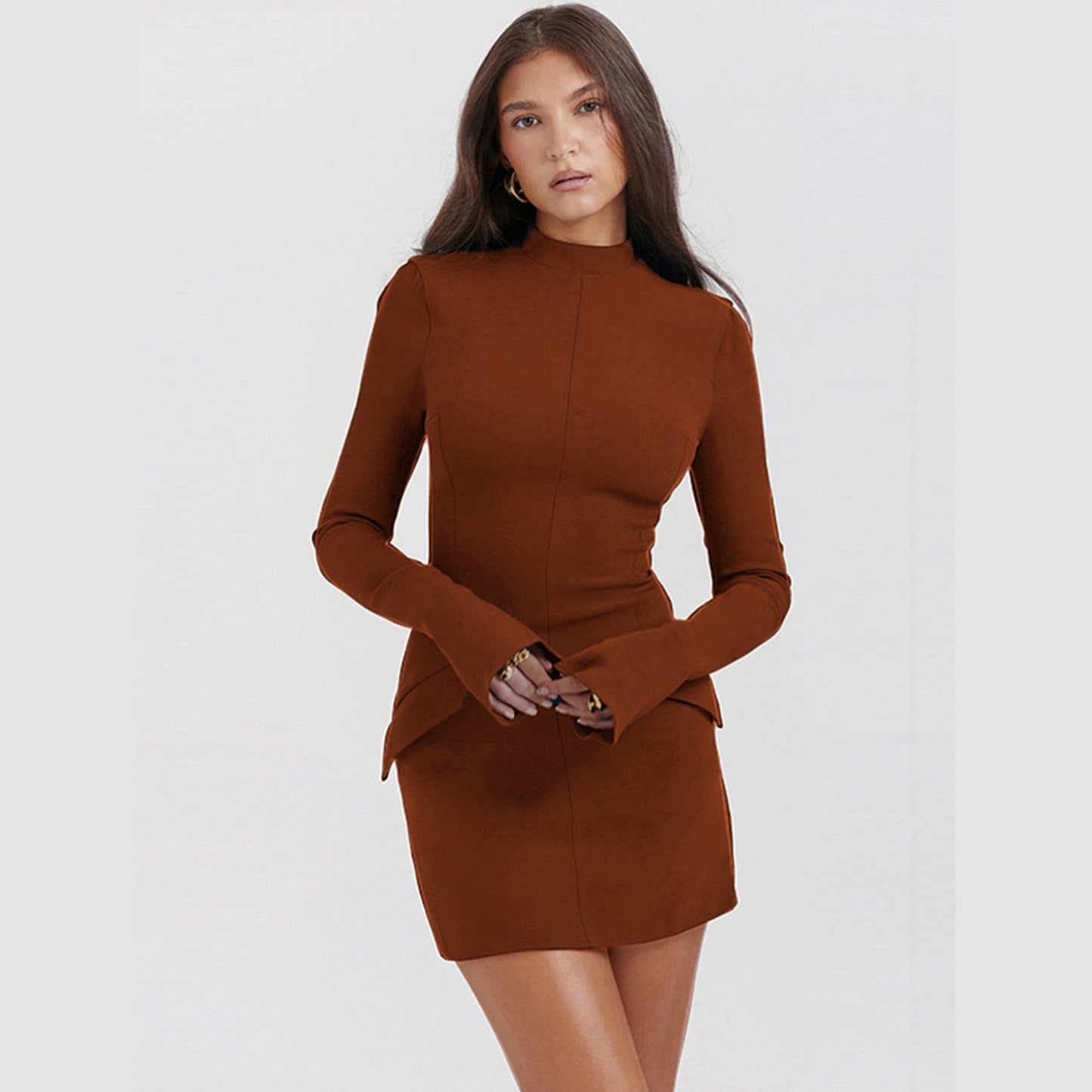Heidi Mode | Robe longue, à manches longues, près du corps et qui tombe sur les hanches