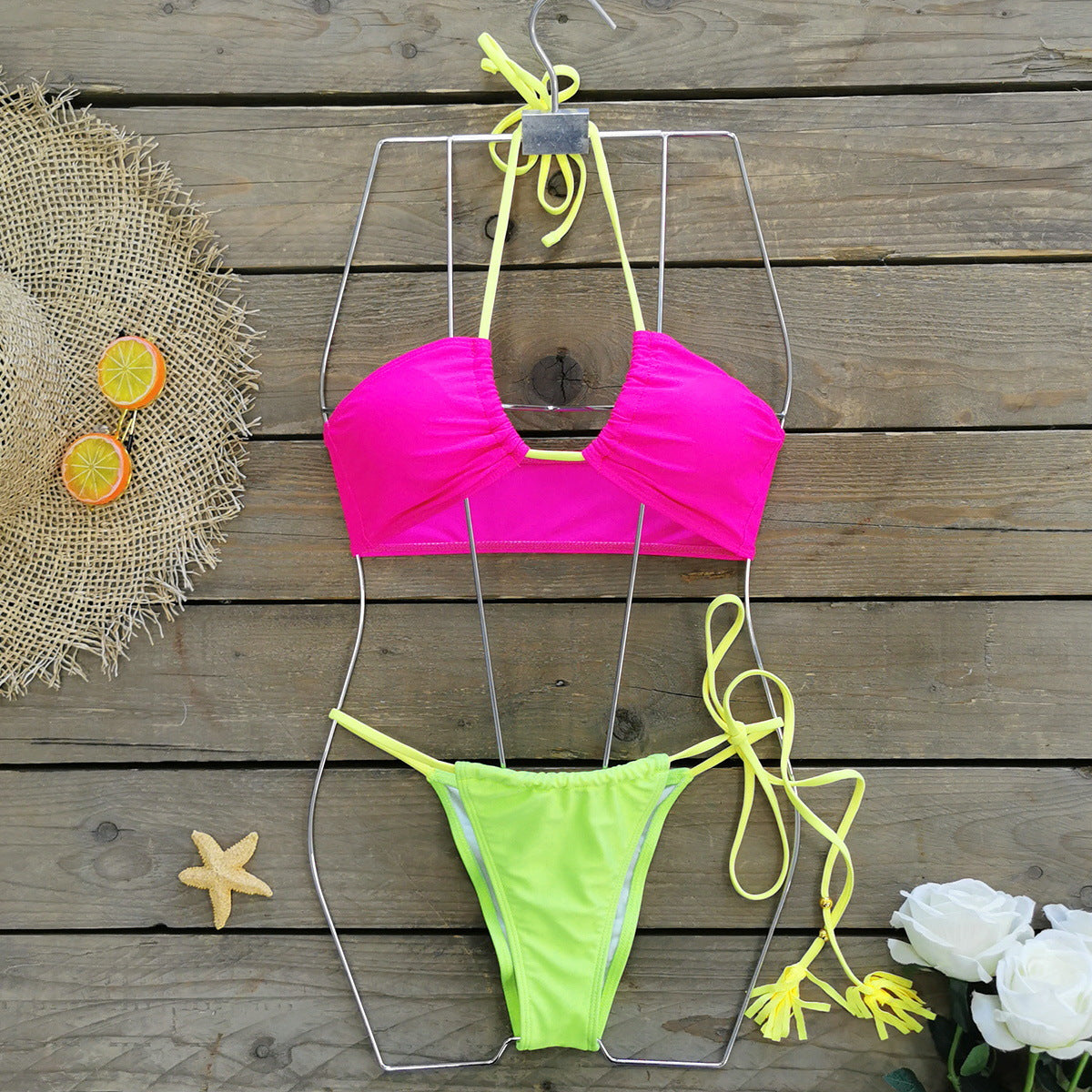 Ensemble bikini pour femme avec haut bandeau réglable et coupe de jambe haute berg-feldt