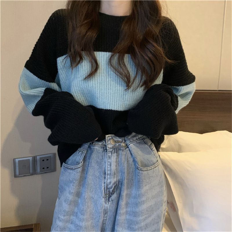 Women's knitted jumper with wide sleeves and contrasting design Berg-Feldt