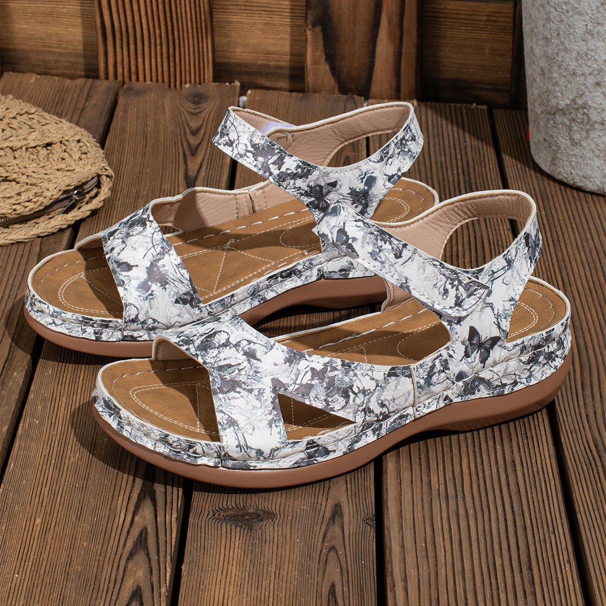 Bequeme Damen-Sandalen mit Blumenmuster von berg-feldt