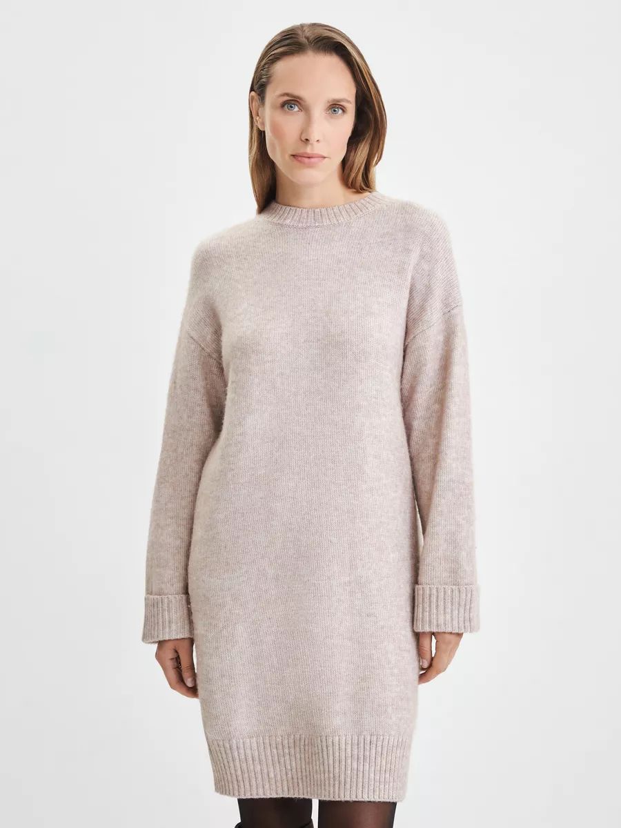 Robe en maille pour femme Berg-Feldt avec épaules oversize et ourlet côtelé