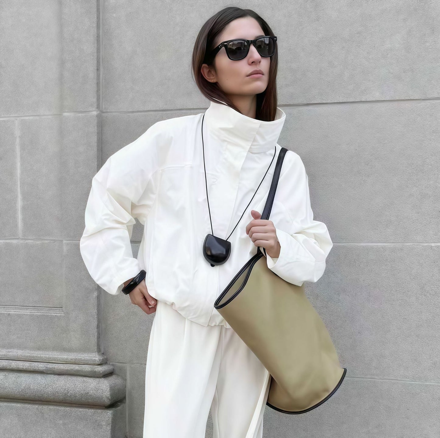 Veste Oversize Fonctionnelle pour Femme avec Col Montant et Design Innovant Berg-Feldt