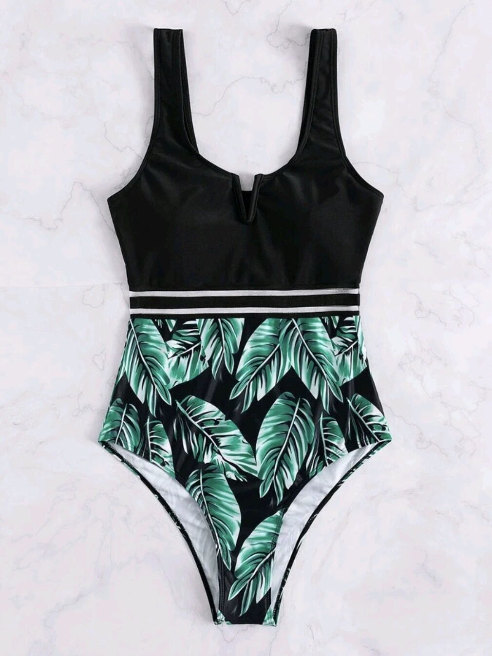 Maillot de bain femme échancré à imprimé feuilles tropicales par berg-feldt
