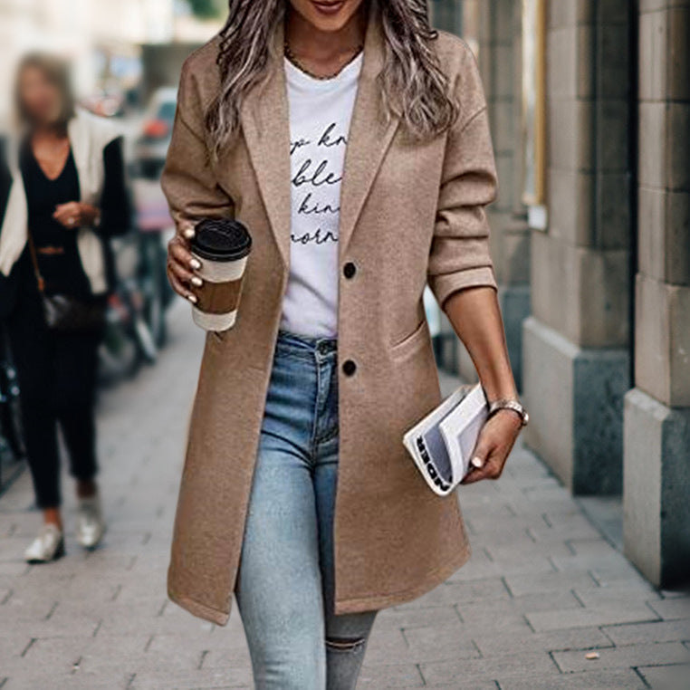 Manteau de ville élégant pour femme avec revers fin et poches pratiques Berg-Feldt