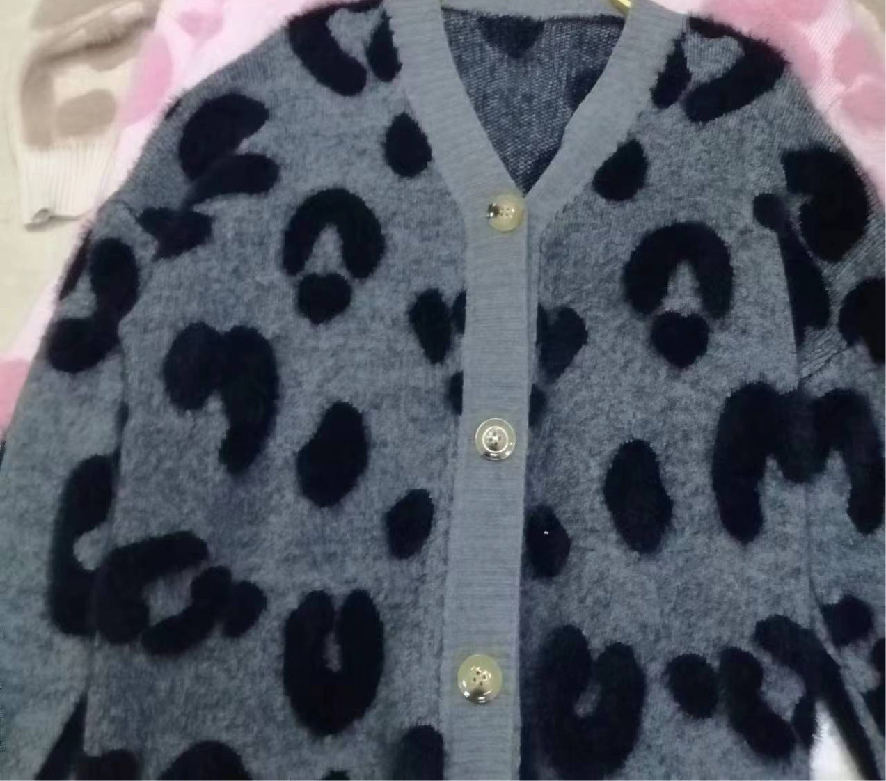 Cardigan douillet pour femme avec motif cœur et détails boutonnés Berg-Feldt
