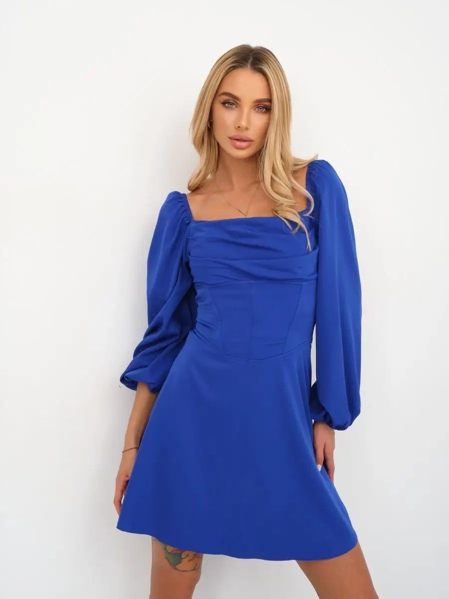 Robe élégante pour femme avec fronces et manches bouffantes de berg-feldt