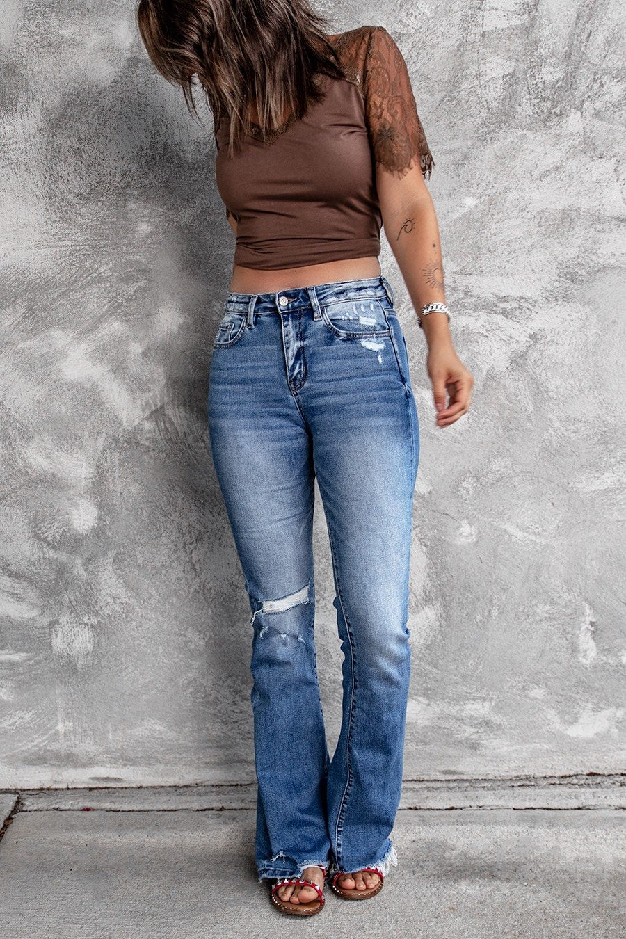 Jean flare femme tendance taille haute, look destroy, par berg-feldt