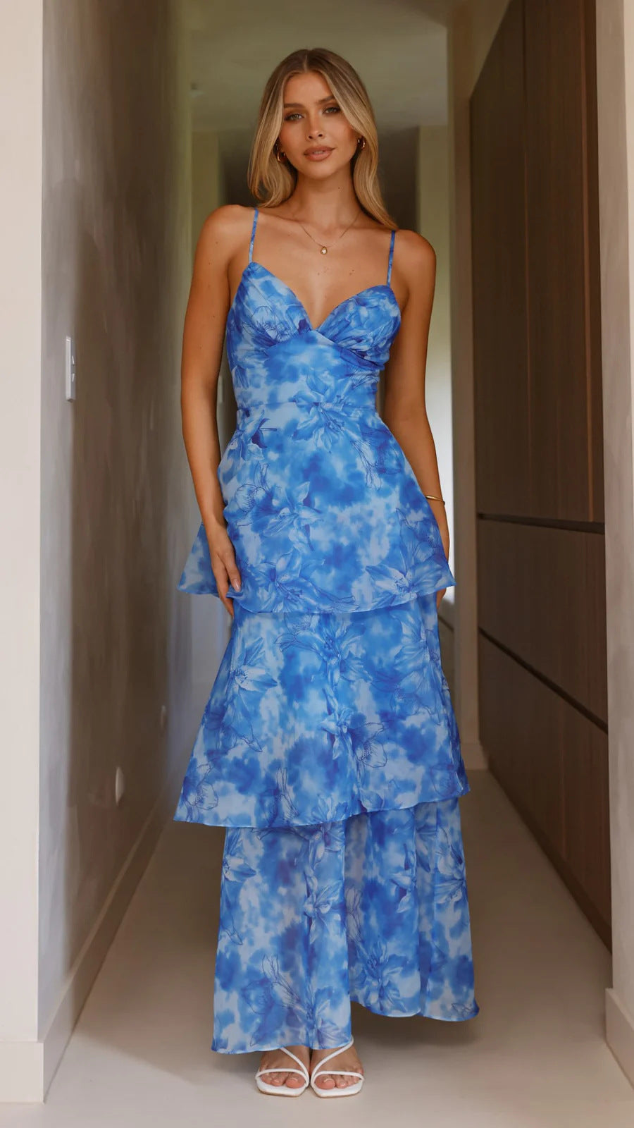 Elegantes Maxikleid mit raffinierter Spitze und mehrlagigem Rock von berg-feldt