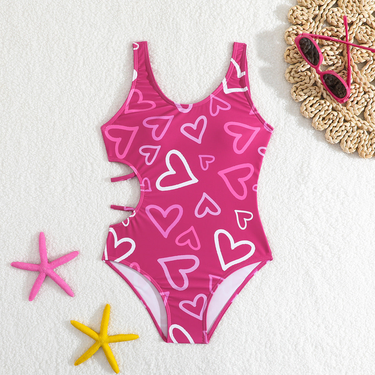 Maillot de bain femme moderne avec motif cœur et découpes de berg-feldt