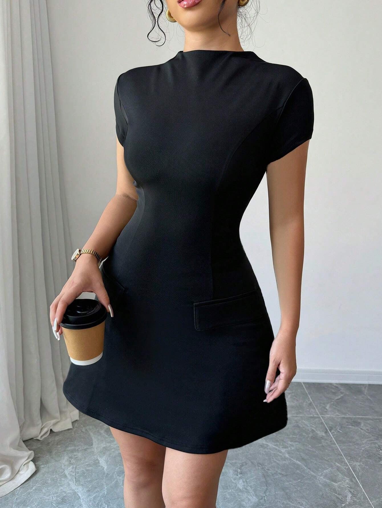 Elegantes Damen Bodycon-Kleid mit minimalistischem Design und hochwertiger Verarbeitung von berg-feldt