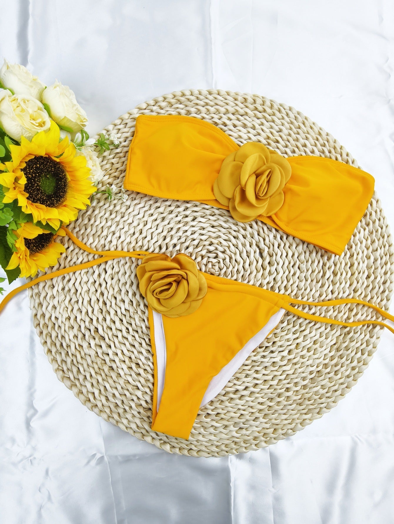 Ensemble bikini pour femme à imprimé floral et détails fantaisie par berg-feldt