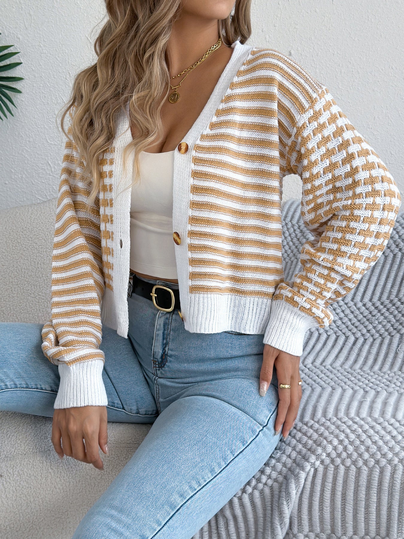 Cardigan tendance pour femme avec motifs mélangés modernes de berg-feldt