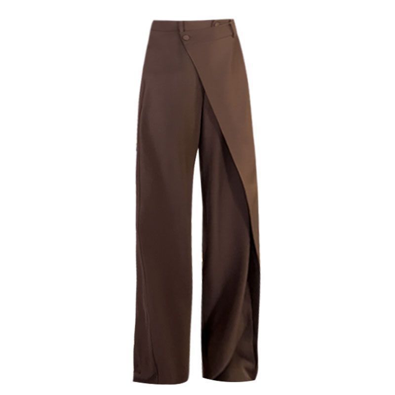 Maßgefertigte Damenhose mit weitem Bein und asymmetrischem Schnitt von berg-feldt