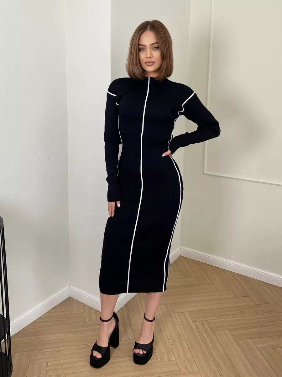 Elegantes Strickkleid für Damen mit sportlichem Zipper und figurbetonter Passform von berg-feldt