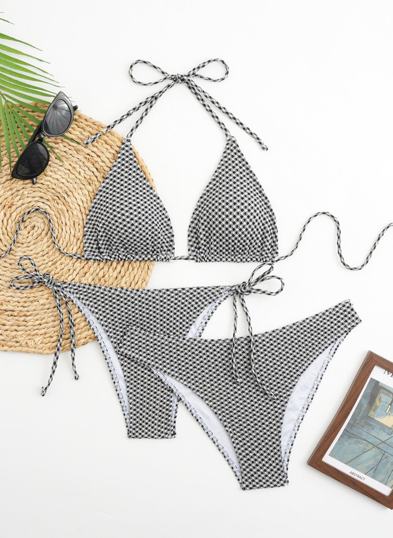 Verspielter Damen-Bikini im Triangel-Schnitt mit Karomuster von berg-feldt