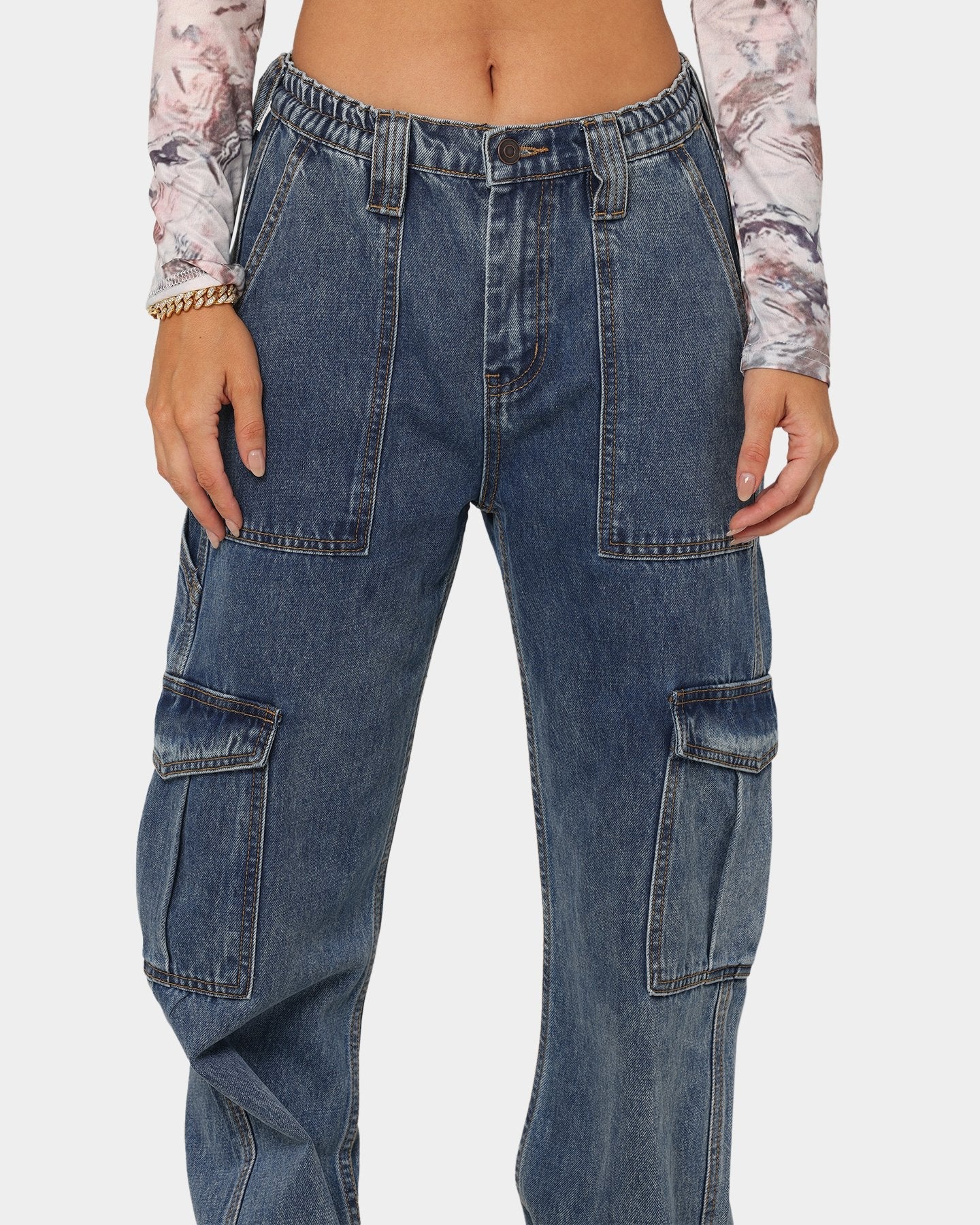 Pantalon cargo femme taille haute Berg-Feldt avec de nombreuses poches