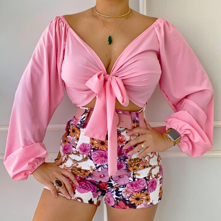 Spielfreudiges Damen-Cropped-Top mit weiten Ärmeln und Knotendetail von berg-feldt