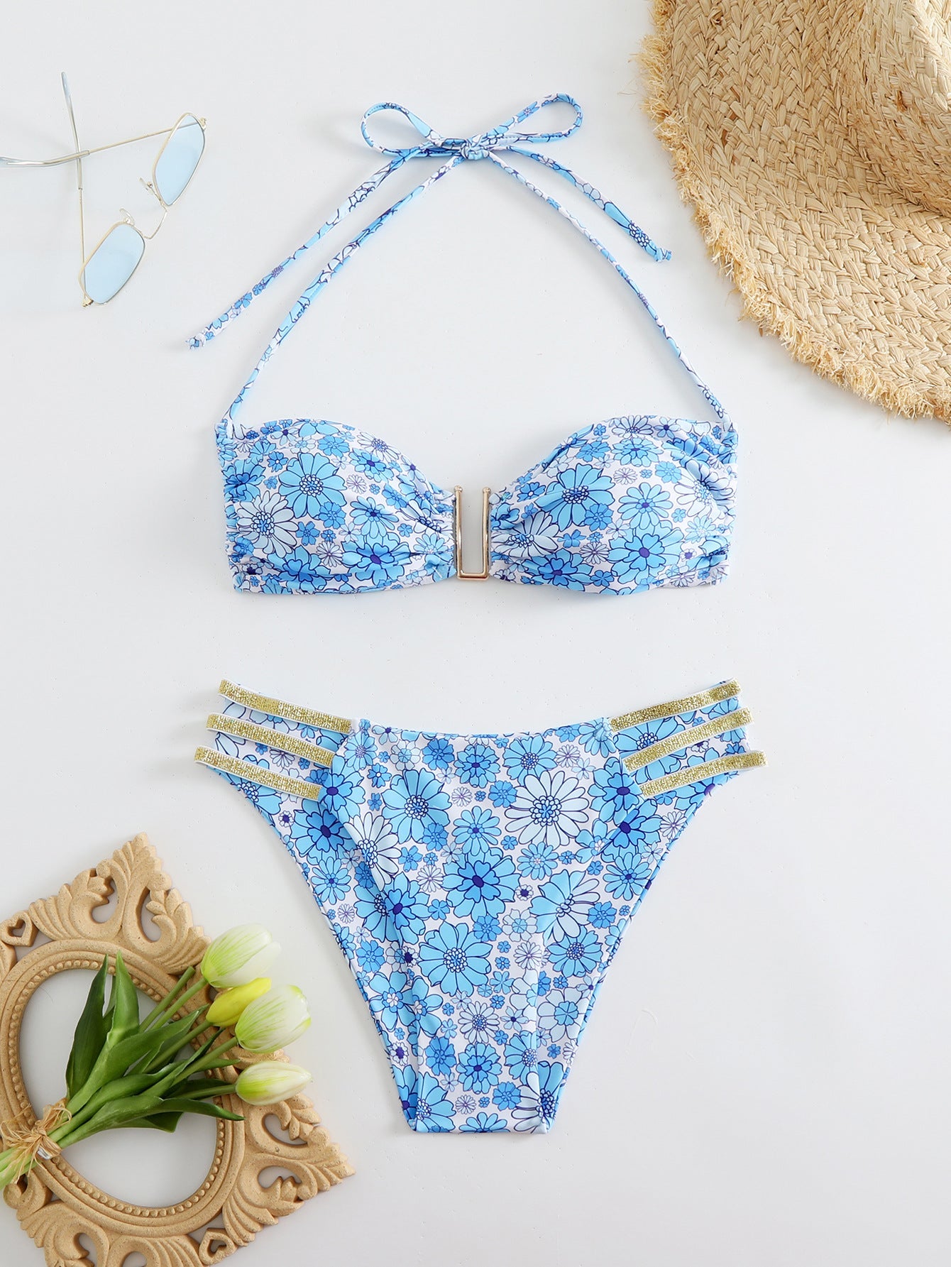 Eleganter Damen-Bikini mit Schnürung und Blumenmuster von berg-feldt