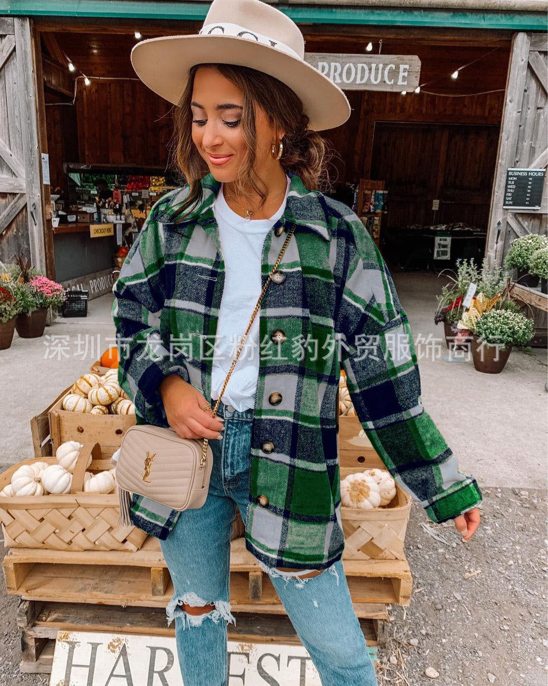 Lässiges Damen-Jacke mit Karomuster und großen Knöpfen von berg-feldt