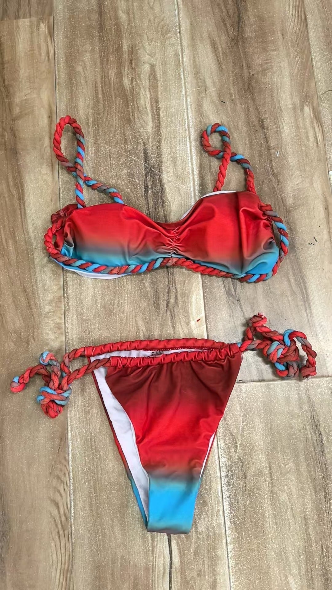 Bikini avec détails tressés et coupe tendance de berg-feldt