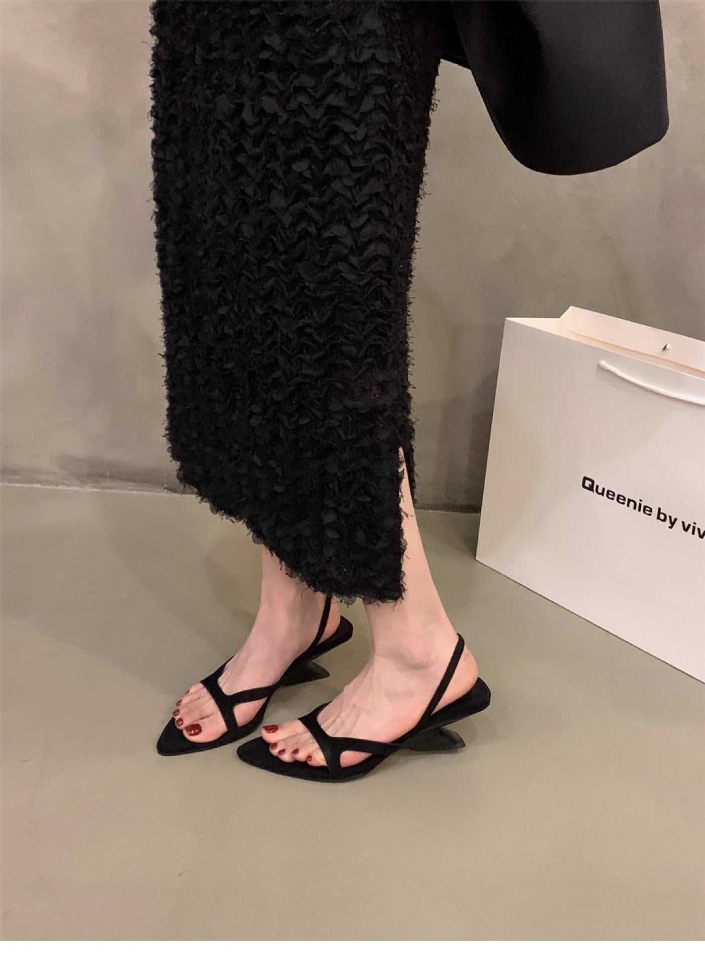 Unikate Damen-Absatzsandalen mit Riemen und offener Zehe von berg-feldt