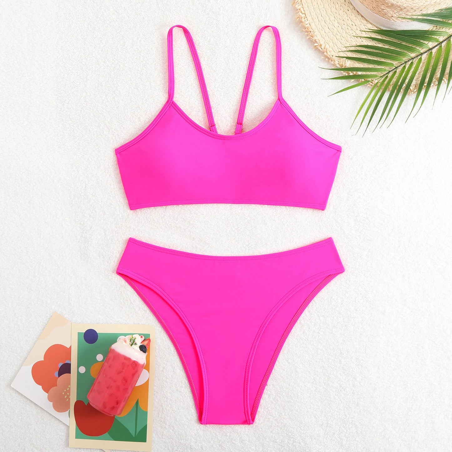 Bikini à bretelles réglables et échancrure haute de berg-feldt