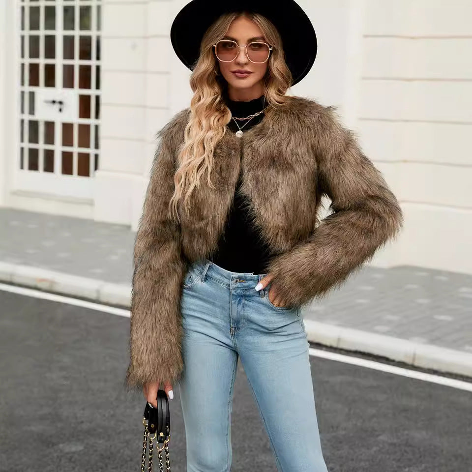 Blouson court oversize en fausse fourrure avec manches duveteuses Berg-Feldt