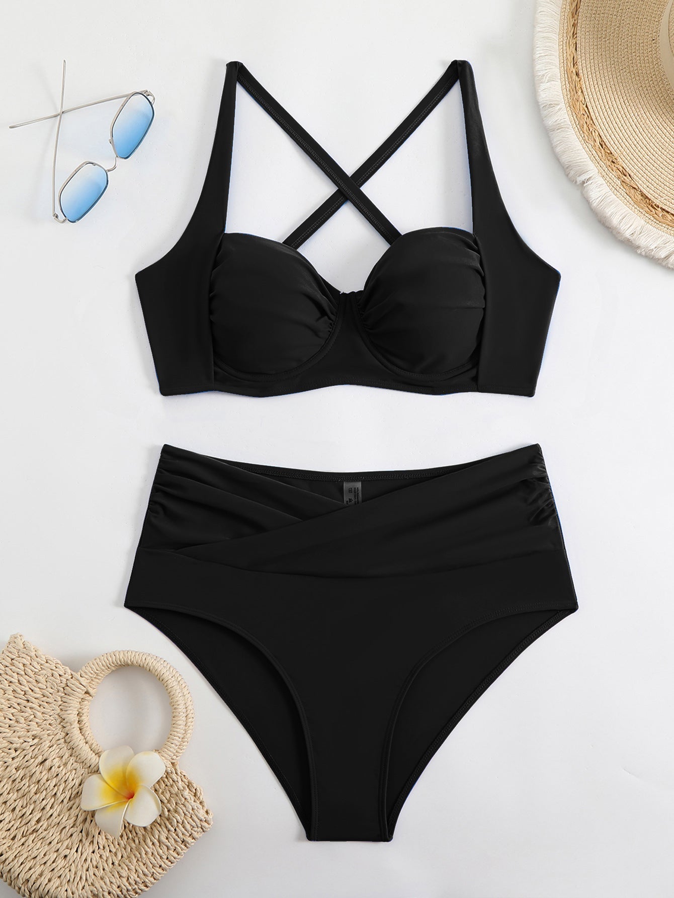 Ensemble de bikini élégant pour femme de berg-feldt, avec coupe sport et design croisé à nouer.