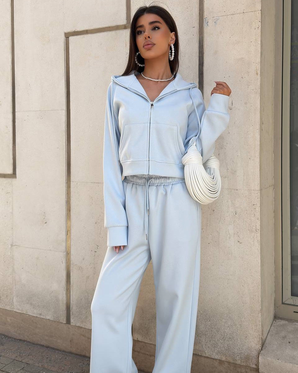 Ensemble sportif femme avec sweat à capuche court et jogging ample Berg-Feldt