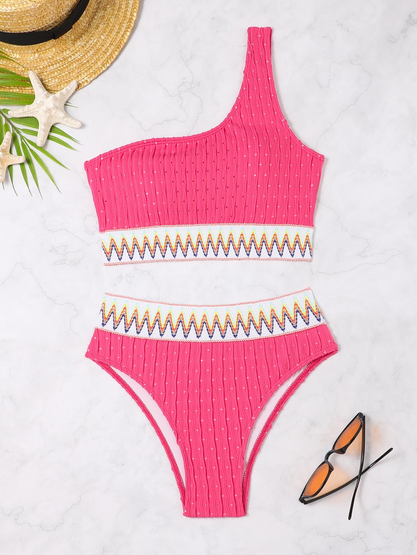 Exklusives Damen Bikini-Set mit asymmetrischem Top und farbenfroher Stickerei von berg-feldt