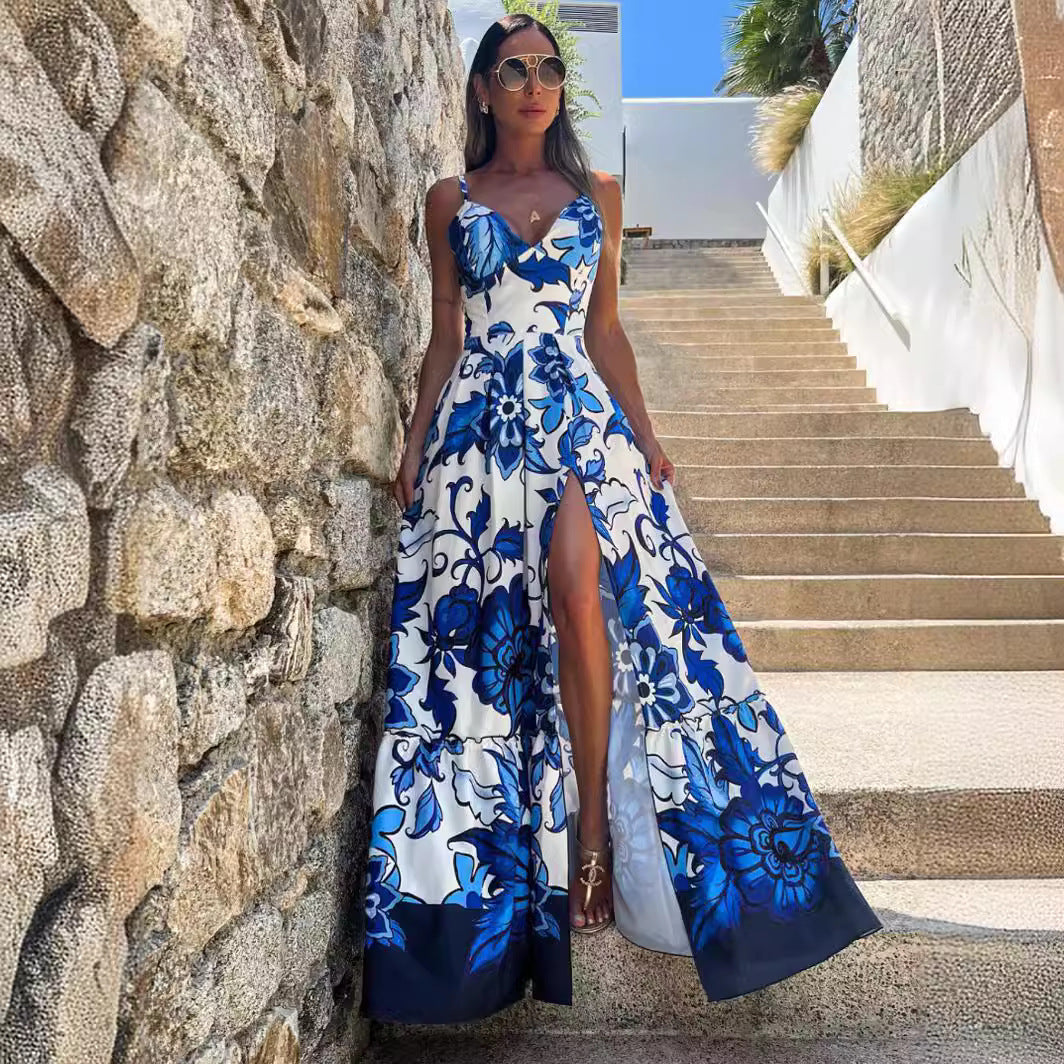 Langes Damenkleid mit floralem Muster und hohem Beinschlitz von berg-feldt
 - berg-feldt