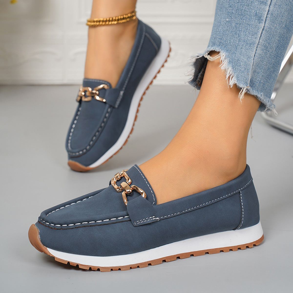 Mocassins élégants pour femmes avec détail chaîne et semelle antidérapante de berg-feldt