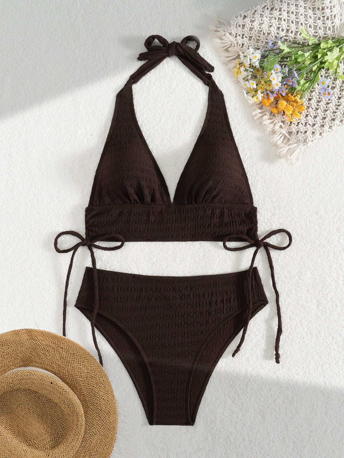 Ensemble de bikini avec hauts triangle, bretelles ajustables et taille haute de berg-feldt