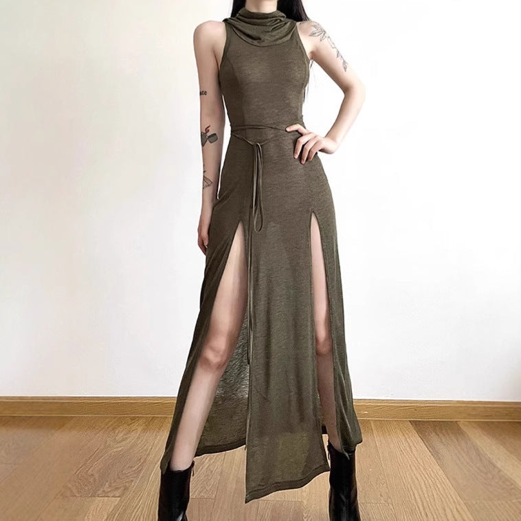 Robe longue élégante pour femme avec fente haute et capuche Berg-Feldt