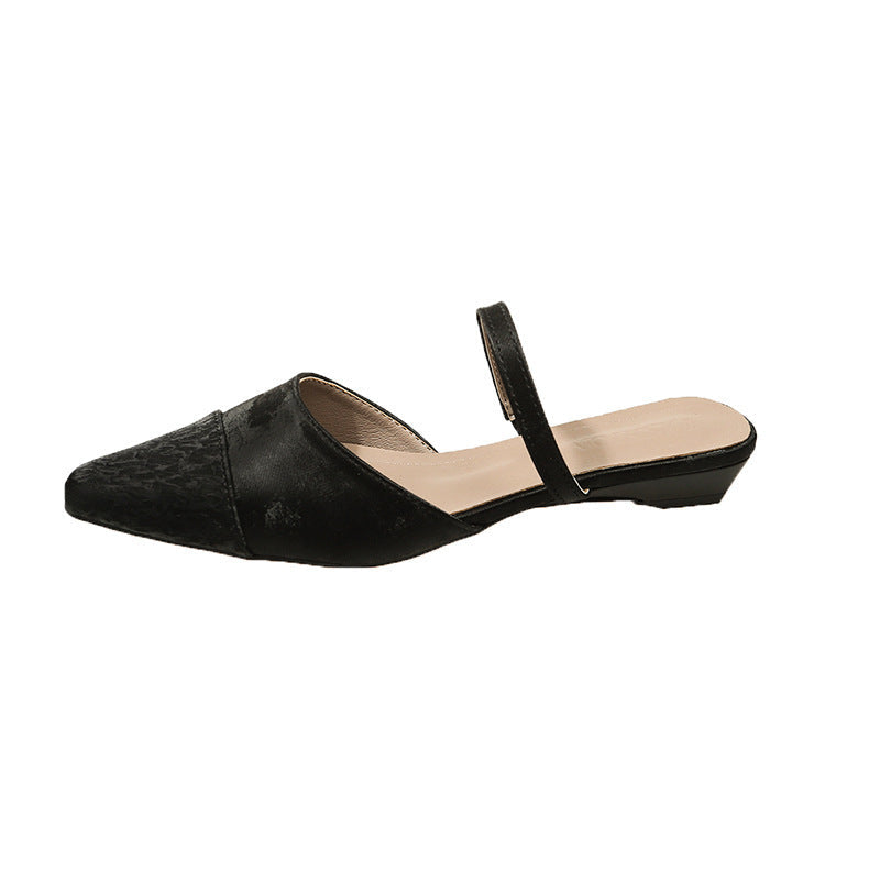 Ballerines élégantes pour femme avec bout pointu, bride arrière et sangle réglable par berg-feldt