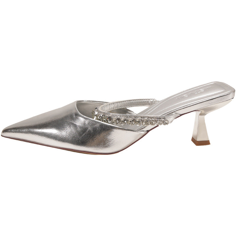 Elegante Damen-Mules mit Spitze, Absatz und Strass-Riemen von berg-feldt
