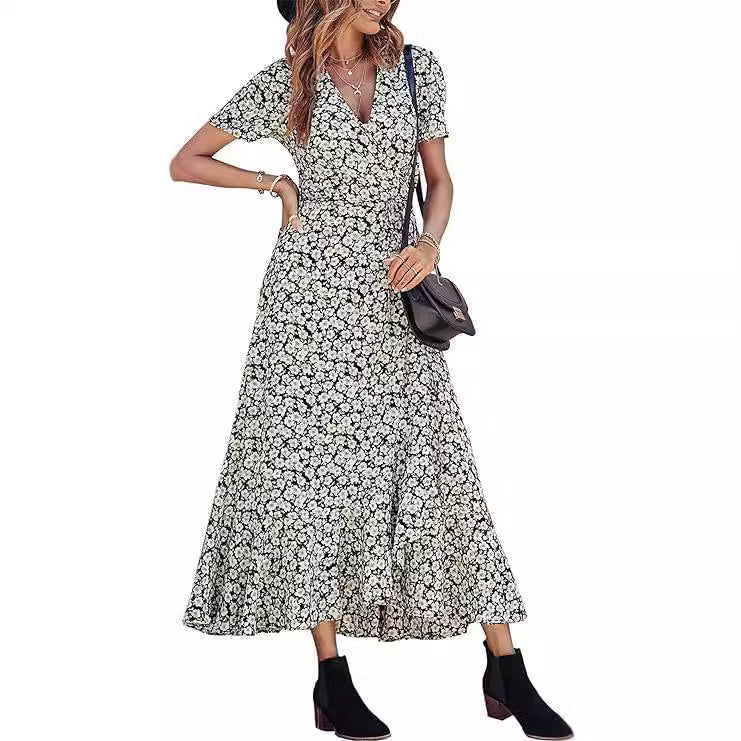 Robe longue élégante pour femme avec col en V et ourlet asymétrique par berg-feldt