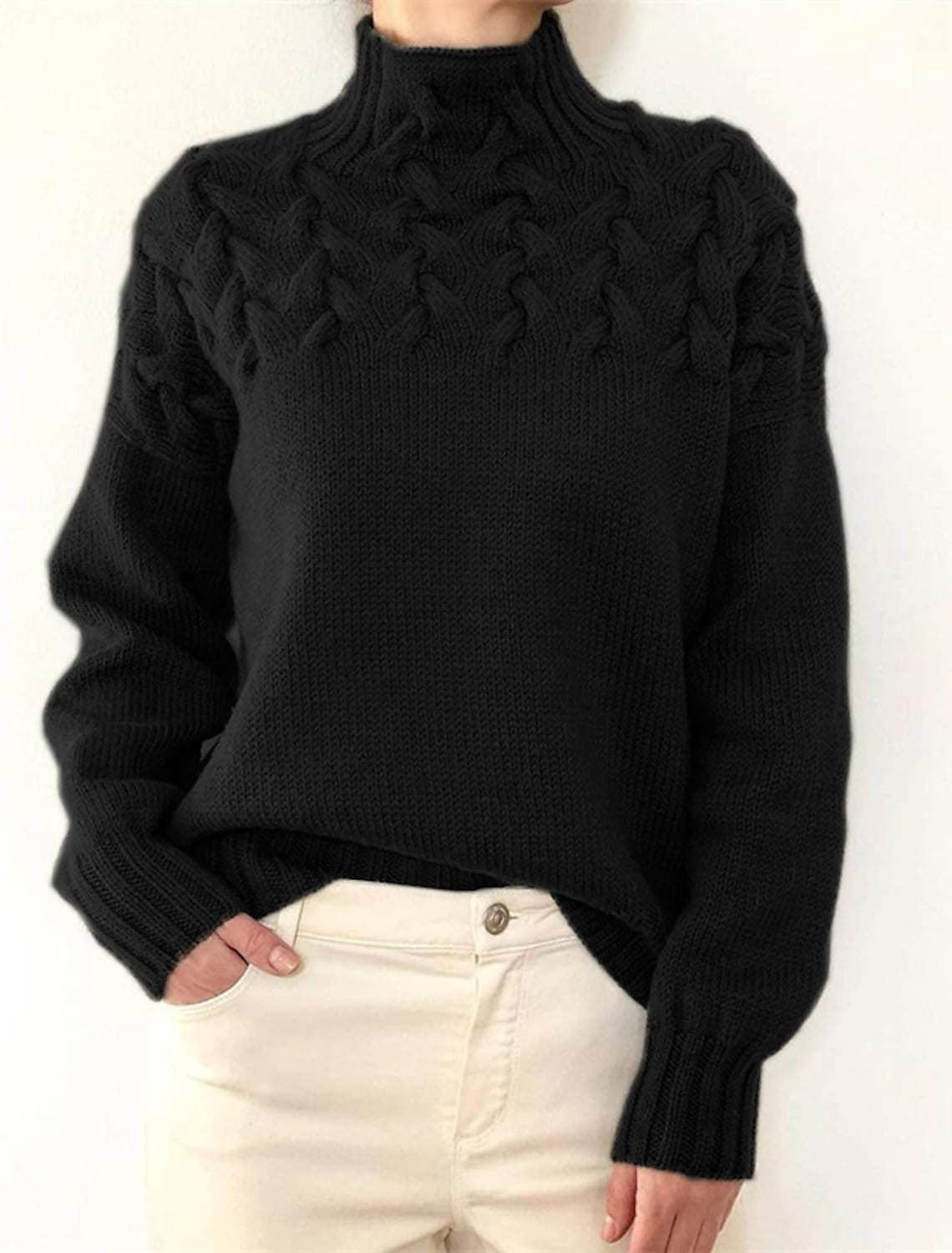 Pull en grosse maille pour femme avec col montant et torsades Berg-Feldt