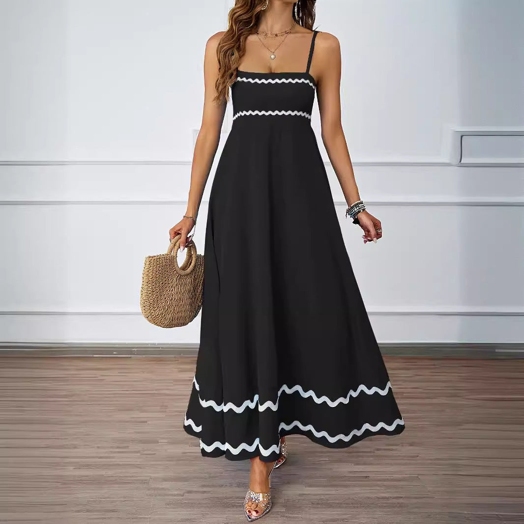 Robe longue pour femme avec encolure carrée chic et joli motif ondulé par berg-feldt