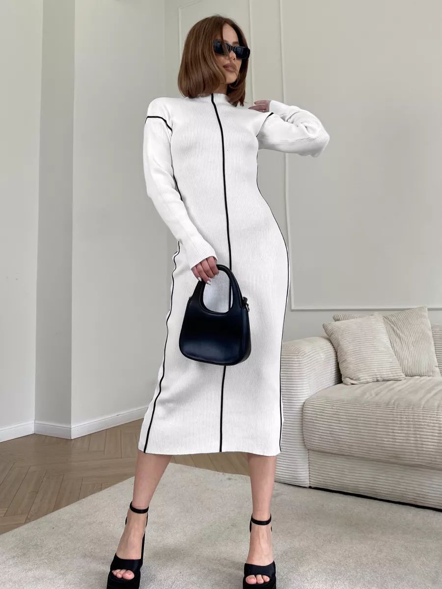 Elegantes Strickkleid für Damen mit sportlichem Zipper und figurbetonter Passform von berg-feldt