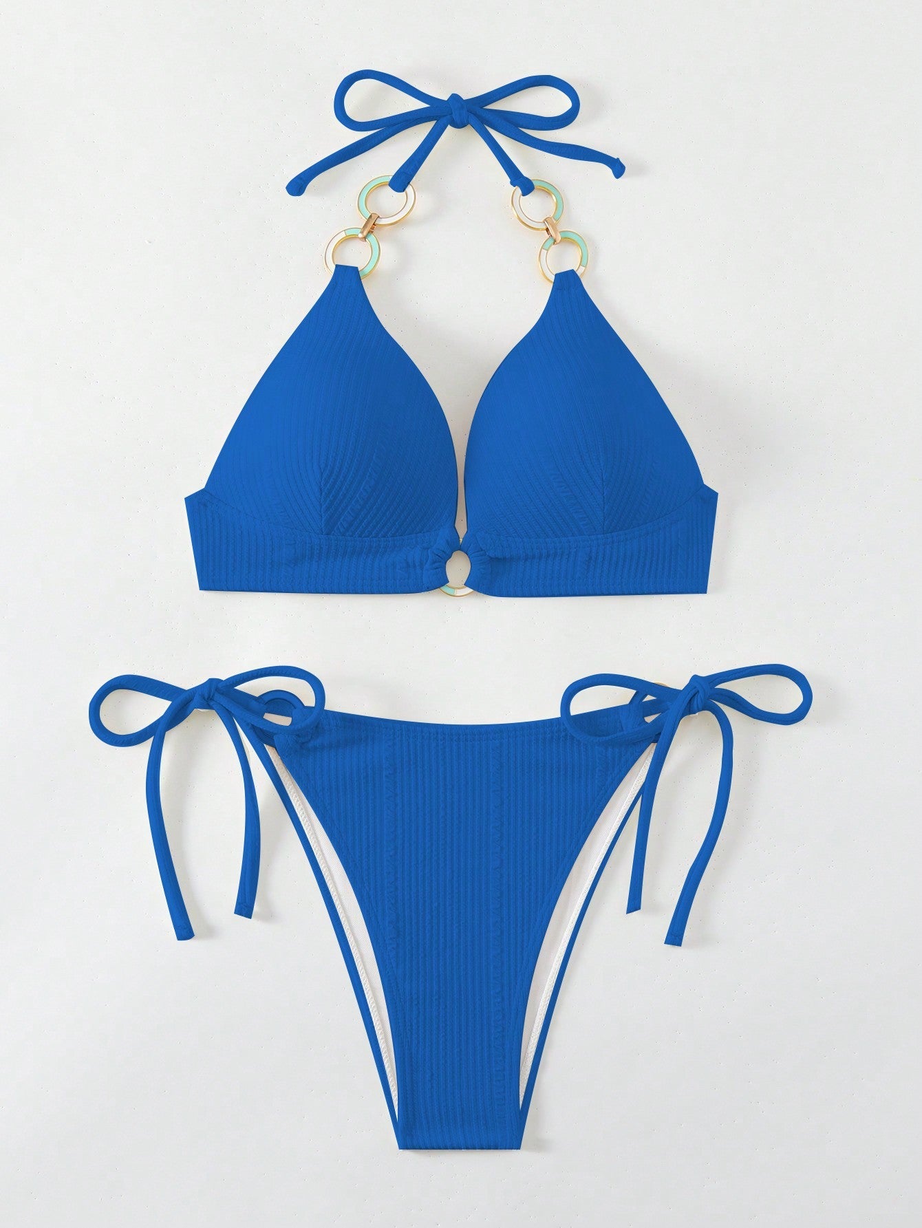 Ensemble de bikini avec hauts triangle, anneaux et bretelles ajustables de berg-feldt