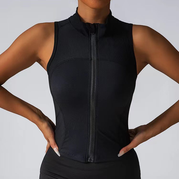 Haut de sport ajusté à col montant zippé Berg-Feldt pour femme