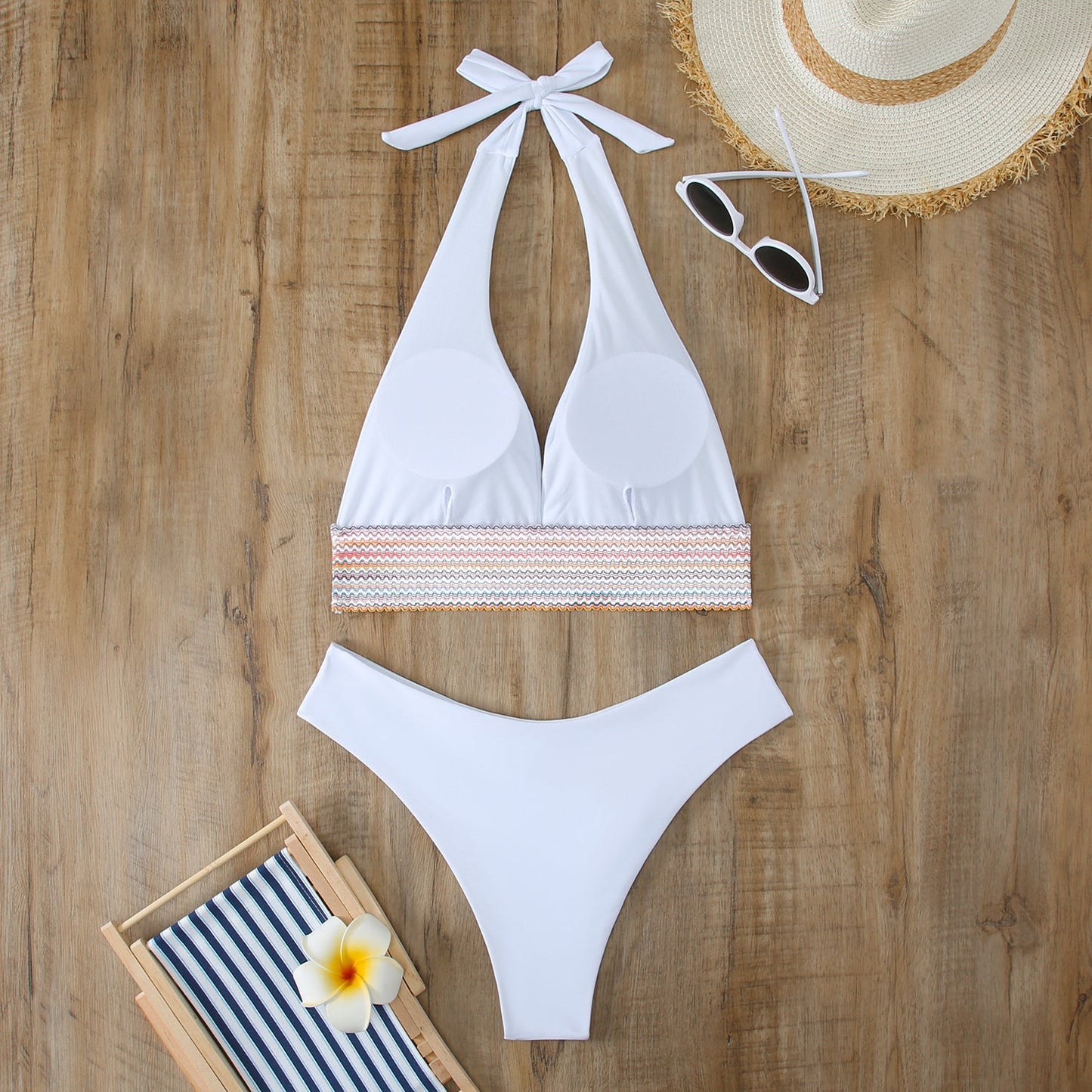 Ensemble de bikini pour femme de berg-feldt avec bretelles réglables et détails contrastés tendance