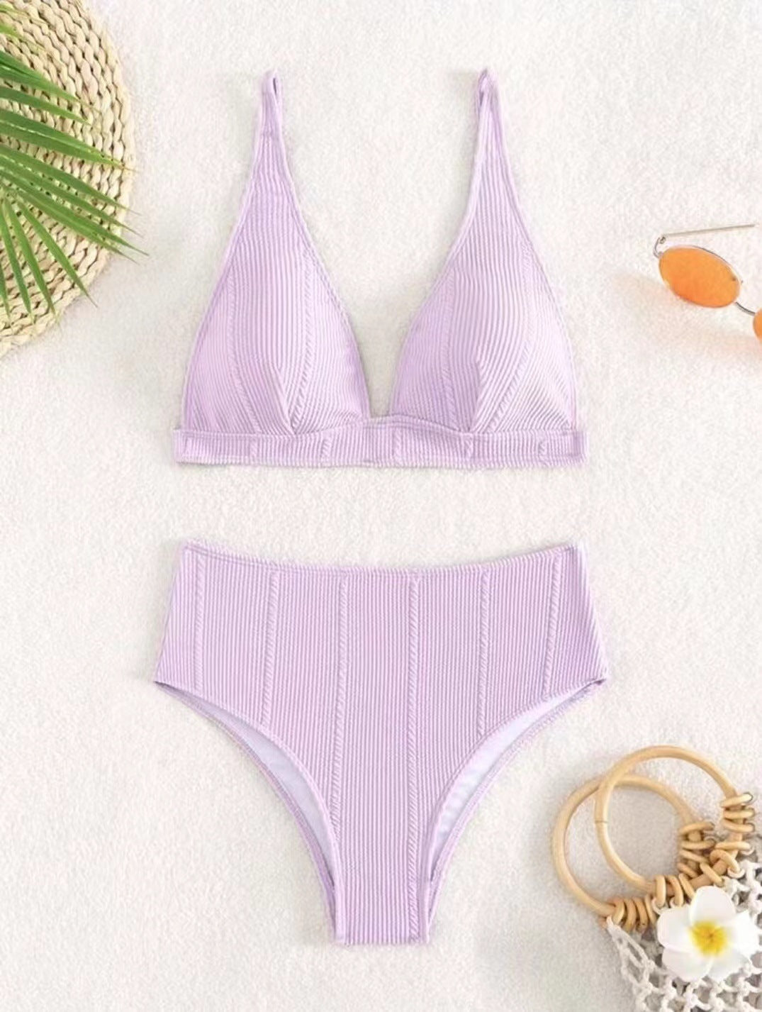 Bikiniset für Damen, hochgeschnitten, mit strukturierter Oberfläche und eleganten Trägern von berg-feldt