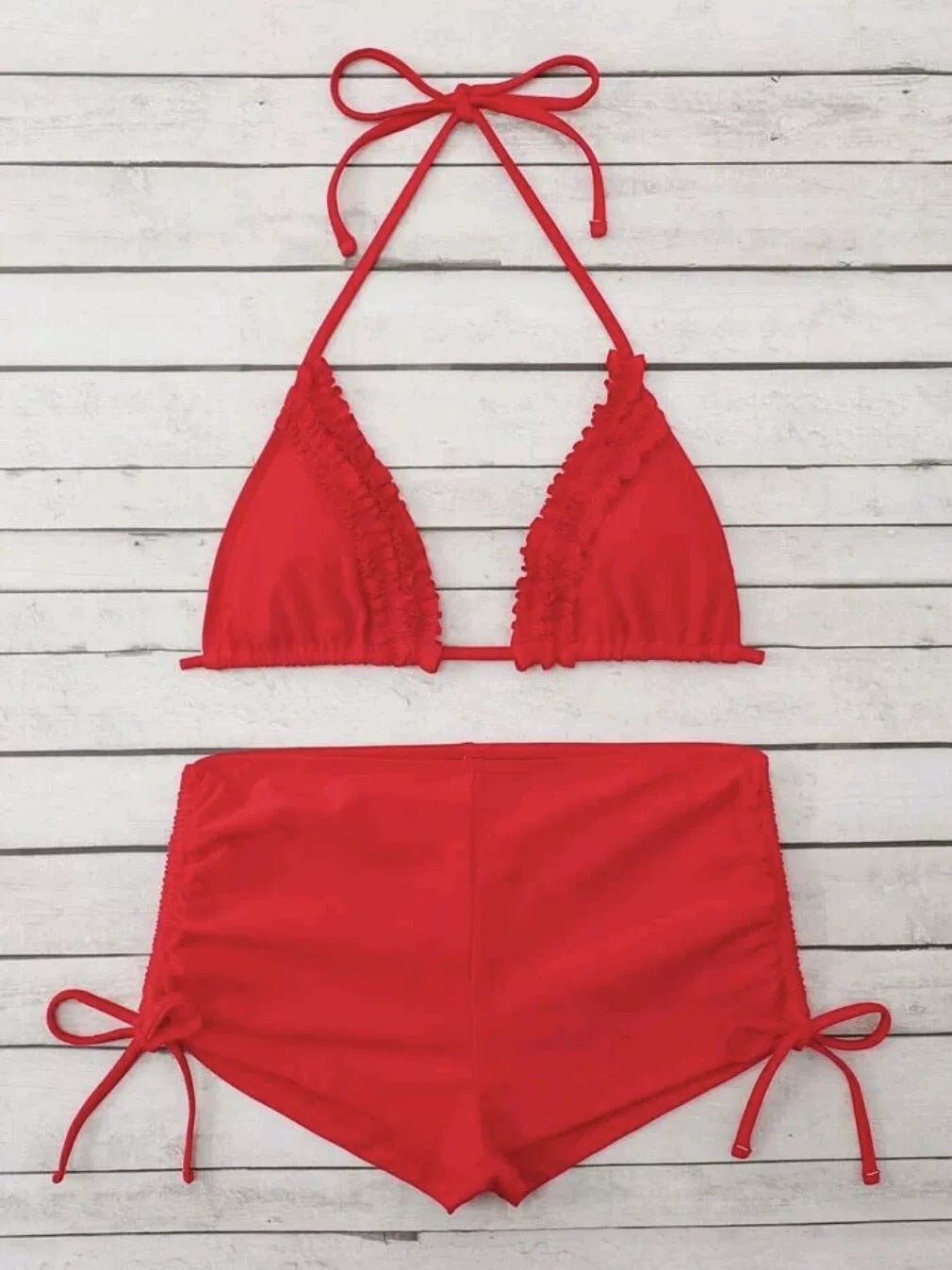 Ensemble de maillots de bain Berg-Feldt pour femme : Haut triangle à volants et short taille haute