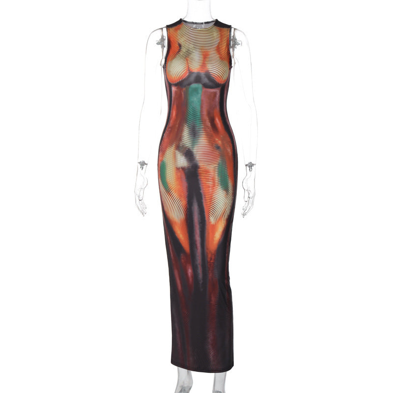 Figurbetontes Maxikleid für Damen mit kreativem Grafik-Print und tiefem V-Ausschnitt von berg-feldt