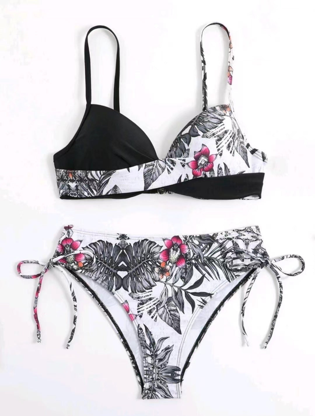 Ensemble de bikini deux pièces pour femme avec slip floral et bretelles réglables, de berg-feldt